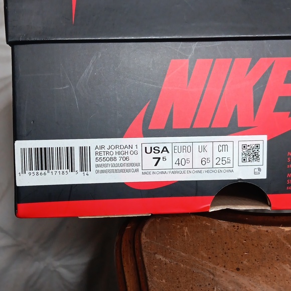 Air Jordan 1 Retro High OG - Picture 10 of 10